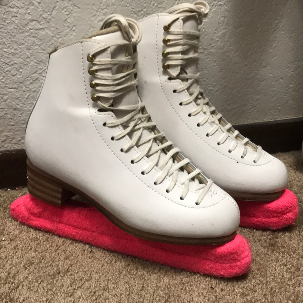 Jackson Elle Figure Skates
